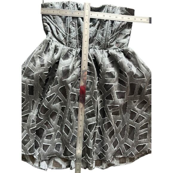 Alice + Olivia Grey Kristin Strapless Gray Dress Textured Fit Flare Dress Mini M - Picture 7 of 10
